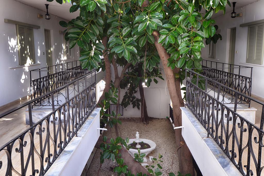Filorian Hotel Apartments Ахарави Екстериор снимка