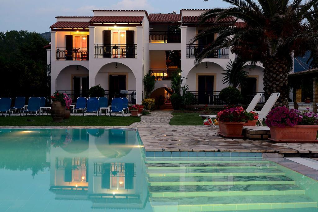 Filorian Hotel Apartments Ахарави Екстериор снимка